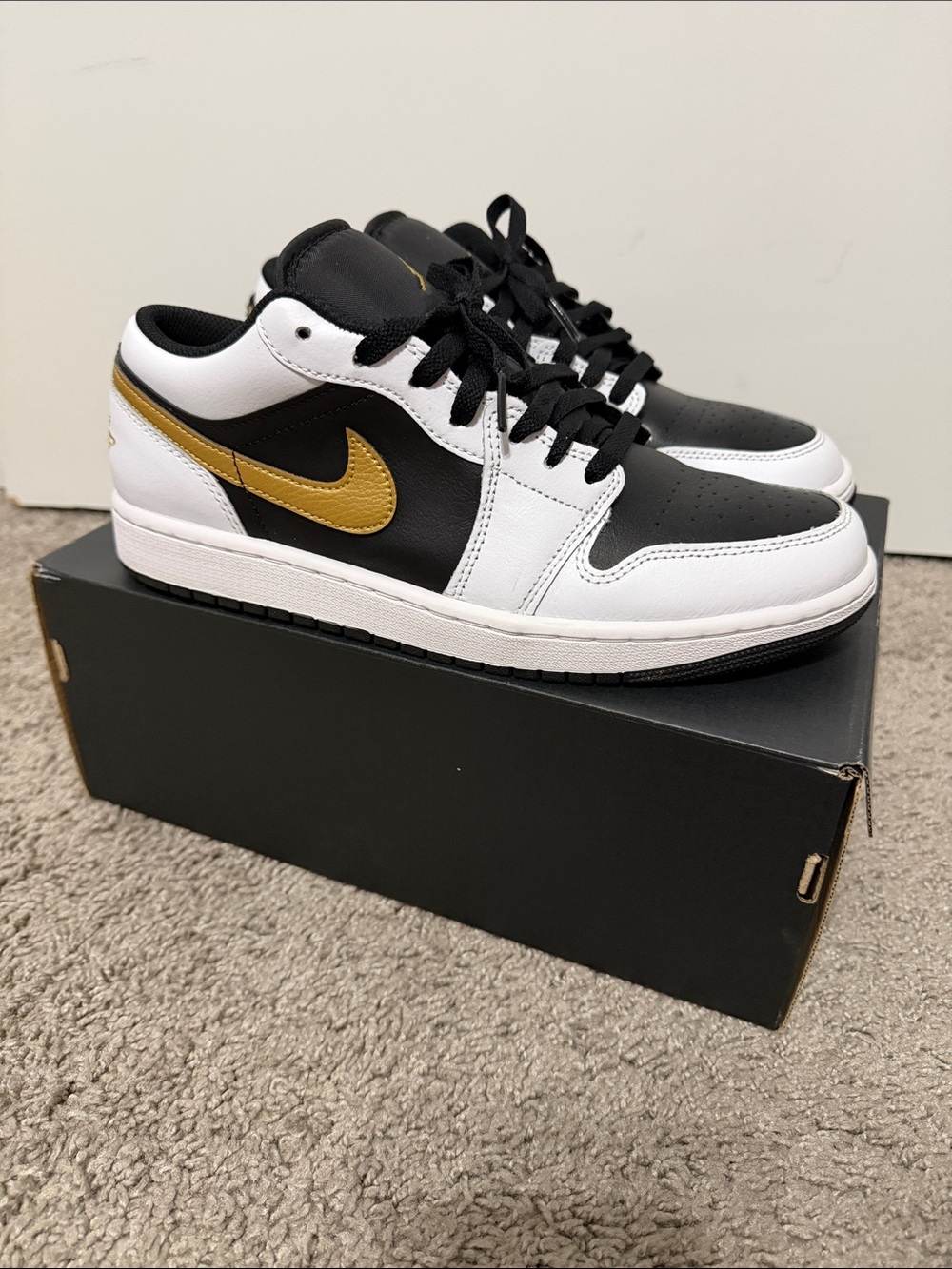 Air Jordan 1 Low Sneakers - Black/White/Gold